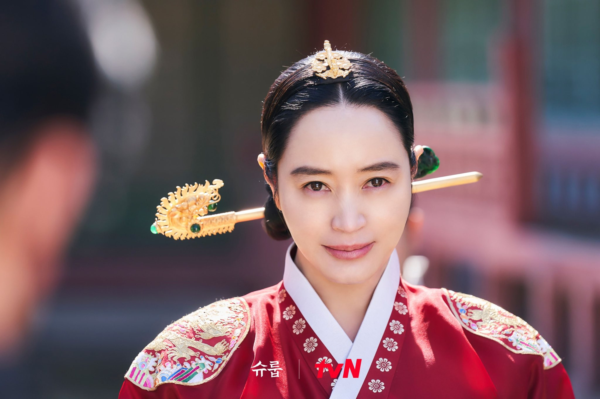 Perankan Karakter Ratu, Kim Hye Soo Ungkap Alasan Bintangi "The Queen's Umbrella"