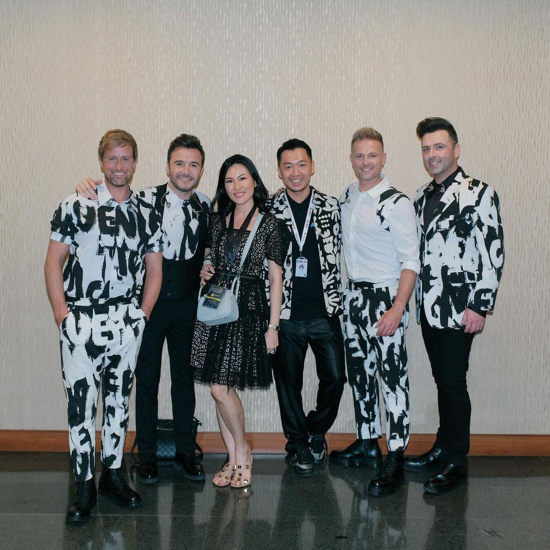 8 Desainer Fashion Indonesia yang Karyanya Dipakai Selebriti di Panggung Internasional