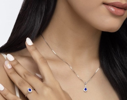 Perpaduan Berlian, Safir, Ruby, dan Emerald, Hadirkan Kemewahan dalam Genggaman