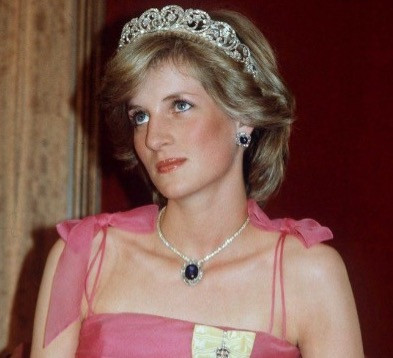Bak Lady Diana, Intip Exclusive Diamond Jewellery Berhiaskan Batu Permata Safir