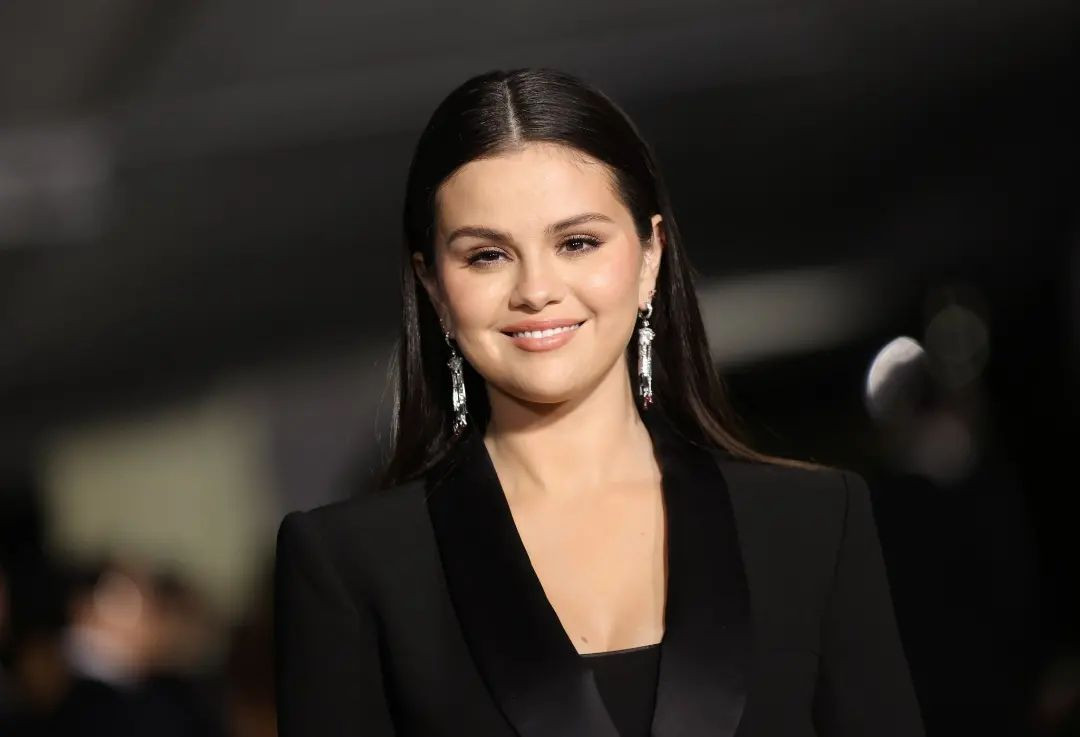 Pesona Selena Gomez Yang Serba Hitam Di Academy Museum Gala 2022