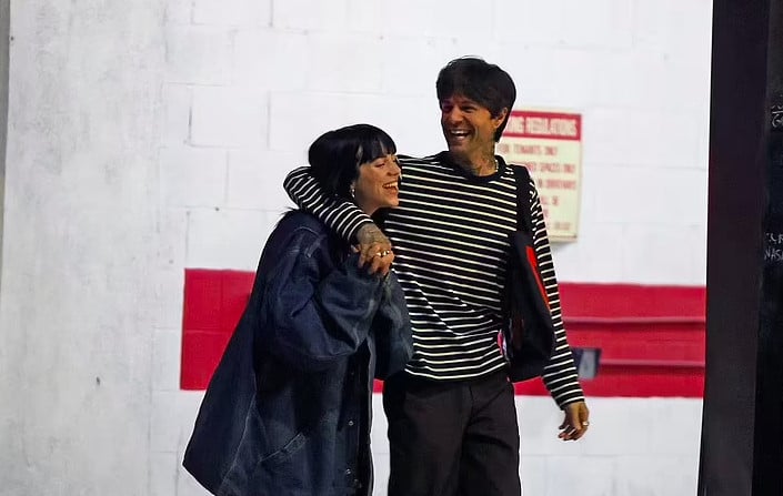 Terlihat Bahagia Dan Mesra, Billie Eilish Dan Jesse Rutherford Pacaran?