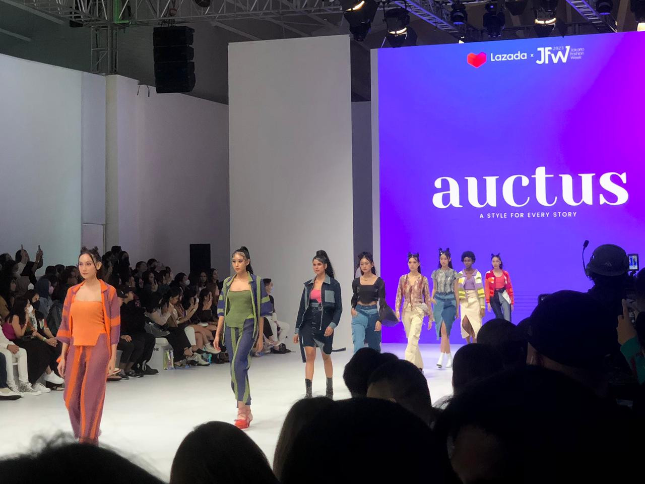 Lazada Gandeng 8 Desainer Lokal Di Jakarta Fashion Week