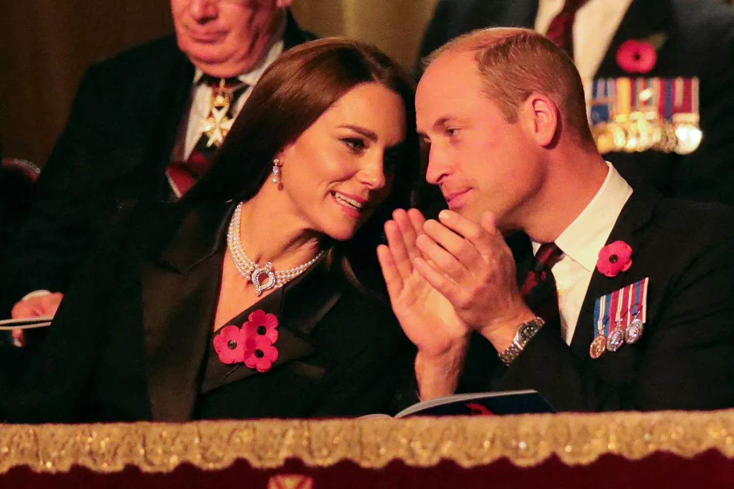 Hadiri Remembrance Sunday, Kate Middleton Kenakan Perhiasan Mendiang Ratu Elizabeth Ii