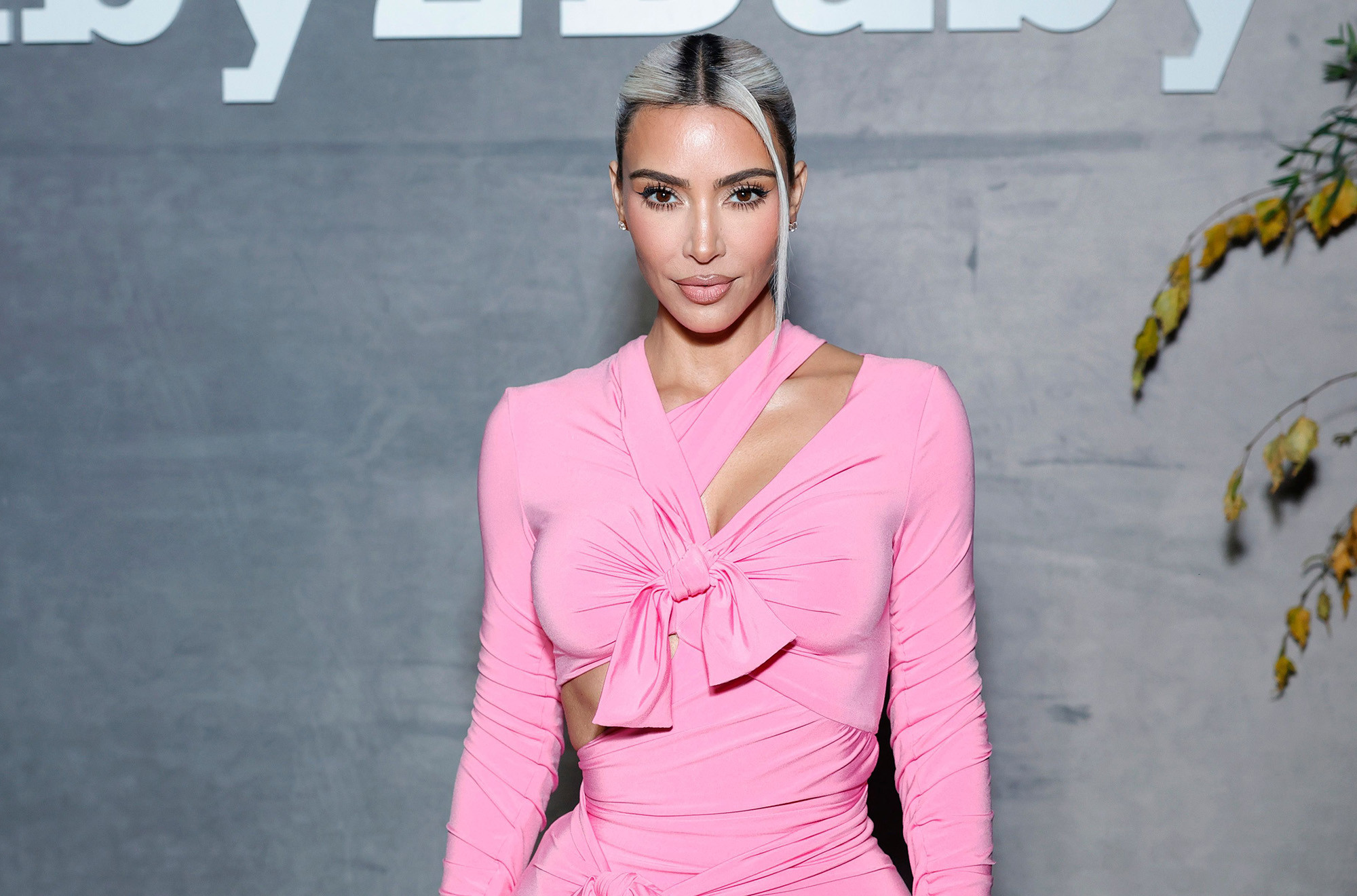 Kim Kardashian Evaluasi Kembali Hubungannya Dengan Balenciaga