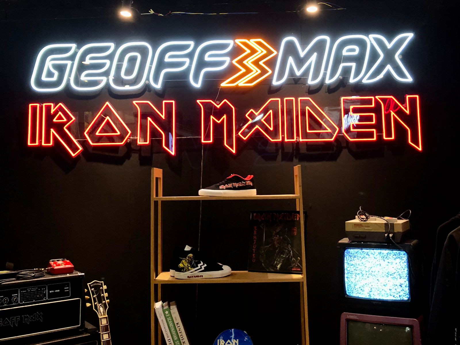 Tampilan Perdana Kolaborasi Geoff Max Dan Band Iron Maiden Di Uss 2022