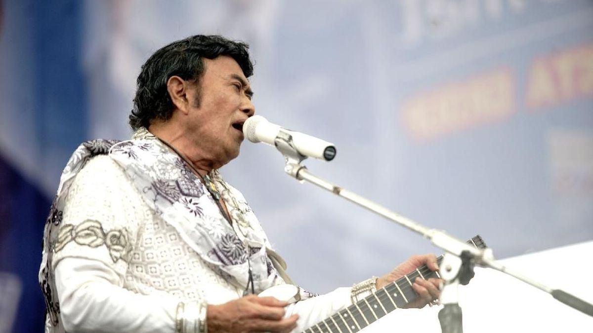 Rayakan Ulang Tahun ke-76, Rhoma Irama Dapat Kejutan dari Keluarga
