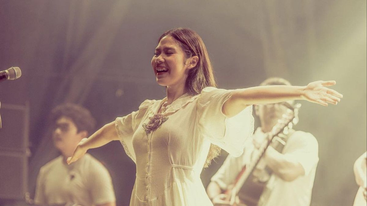 Nadin Amizah Panggil Pelatih Vokal Untuk Persiapan Konser "Selamat Ulang Tahun"