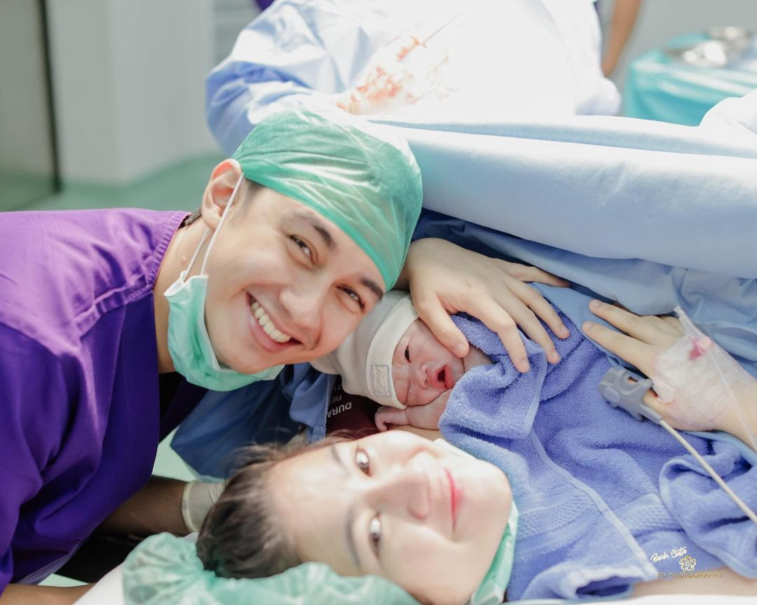 Selamat! Felicya Angelista Melahirkan Anak Perempuan