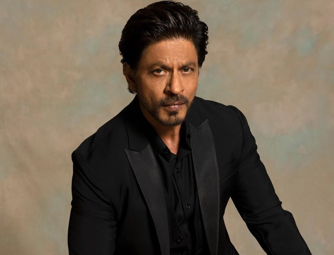 Shah Rukh Khan Dikabarkan Terima Ancaman Dibakar Hidup-hidup, Kenapa?