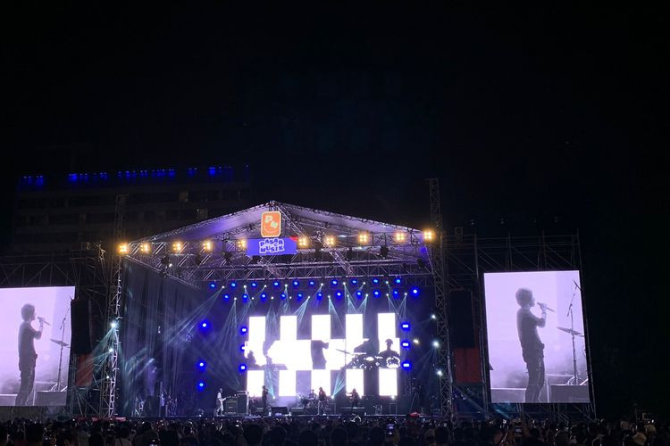 Andi /rif dan Ariyo Wahab Gantikan Armand Maulana di "Festival Pasar Musik"