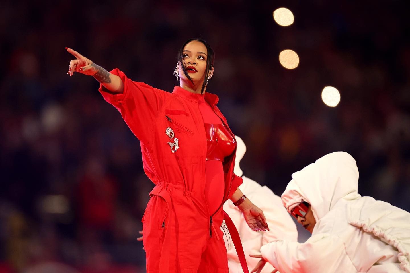 Tampil Ikonik, 5 Fakta Menarik Penampilan Rihanna Di Halftime Super Bowl 2023