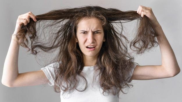 5 Penyebab Rambut Kering Dan Mengembang, Lengkap Dengan Cara Mengatasinya
