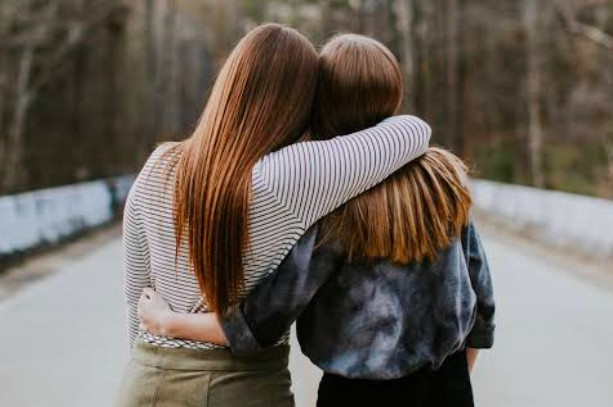 Rayakan Persahabatanmu dengan New Chain Bracelet, Perpaduan Berlian dan Batu Ruby