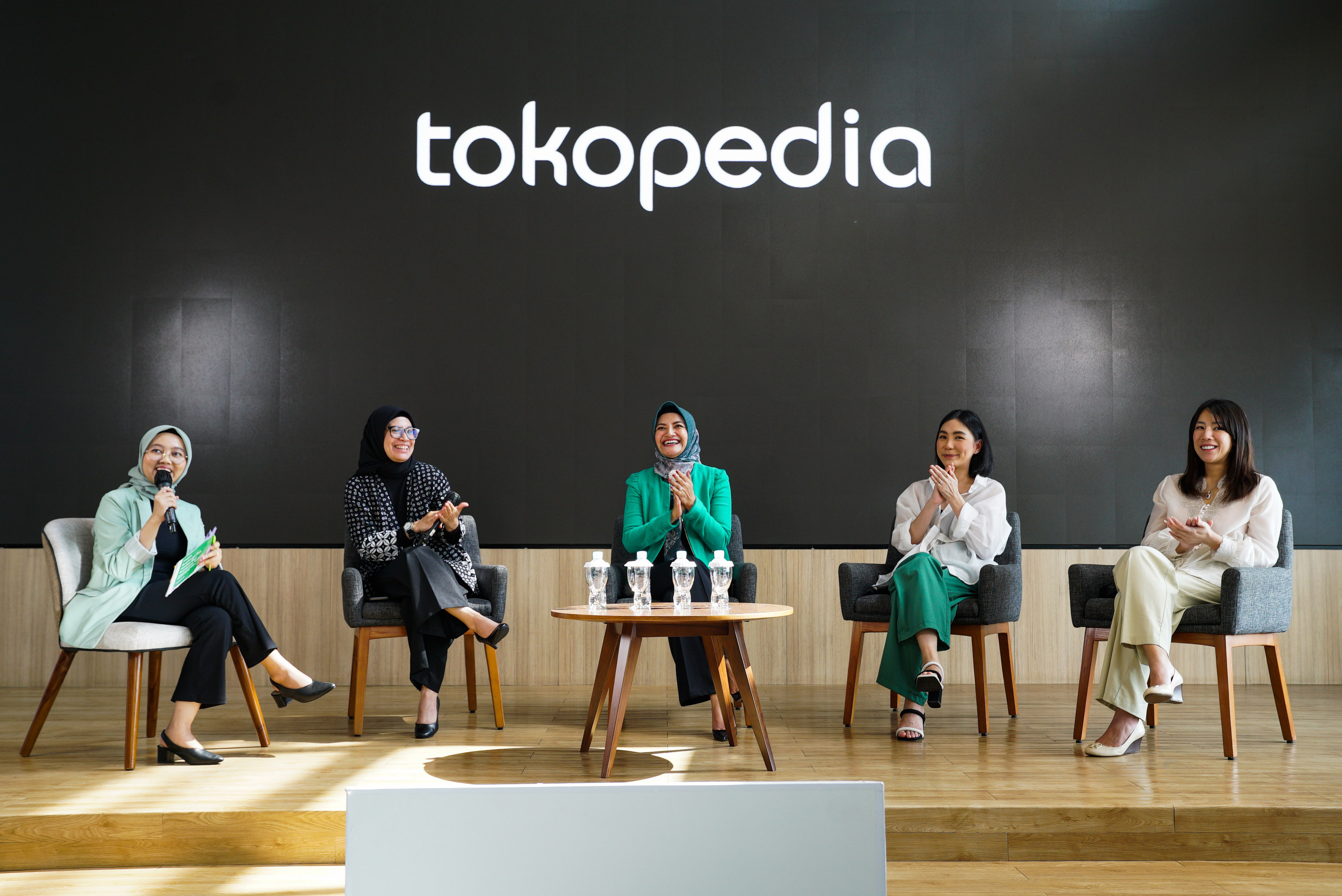 Tokopedia dan Kemenves RI/BKPM Terus Bantu Perempuan Pelaku UMKM Miliki NIB
