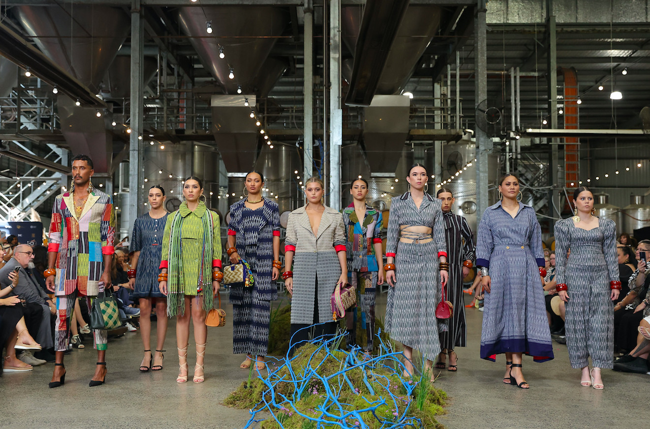 Merdi Sihombing Bawa Ulos Sitolu Huta Ke Paypal Melbourne Fashion Festival 2023