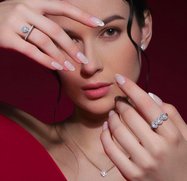 Penuh Cinta! Intip Koleksi Bright Love Berdesain Hati yang Memukau