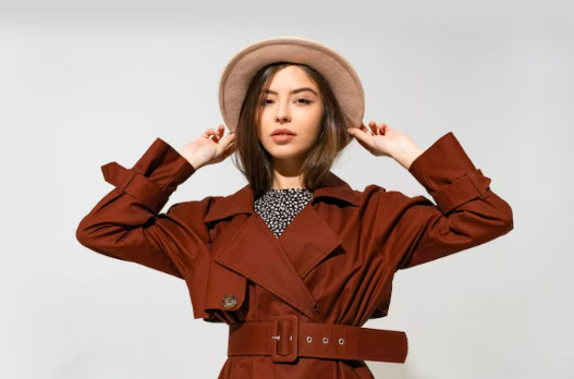 Tampil Trendy saat Bukber dengan Geometric Earrings