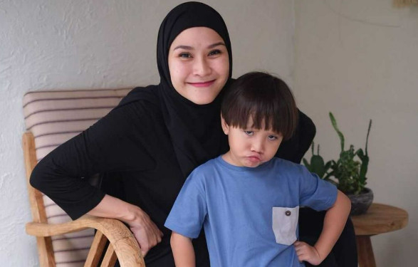 Zaskia Adya Mecca Bagikan Kondisi Sang Anak yang Alami Biduran