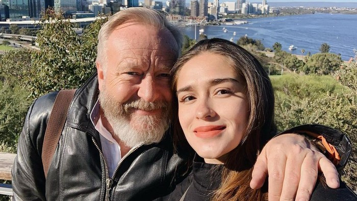 Berita Duka, Ayah Yasmin Wilblood Meninggal Dunia di Bali