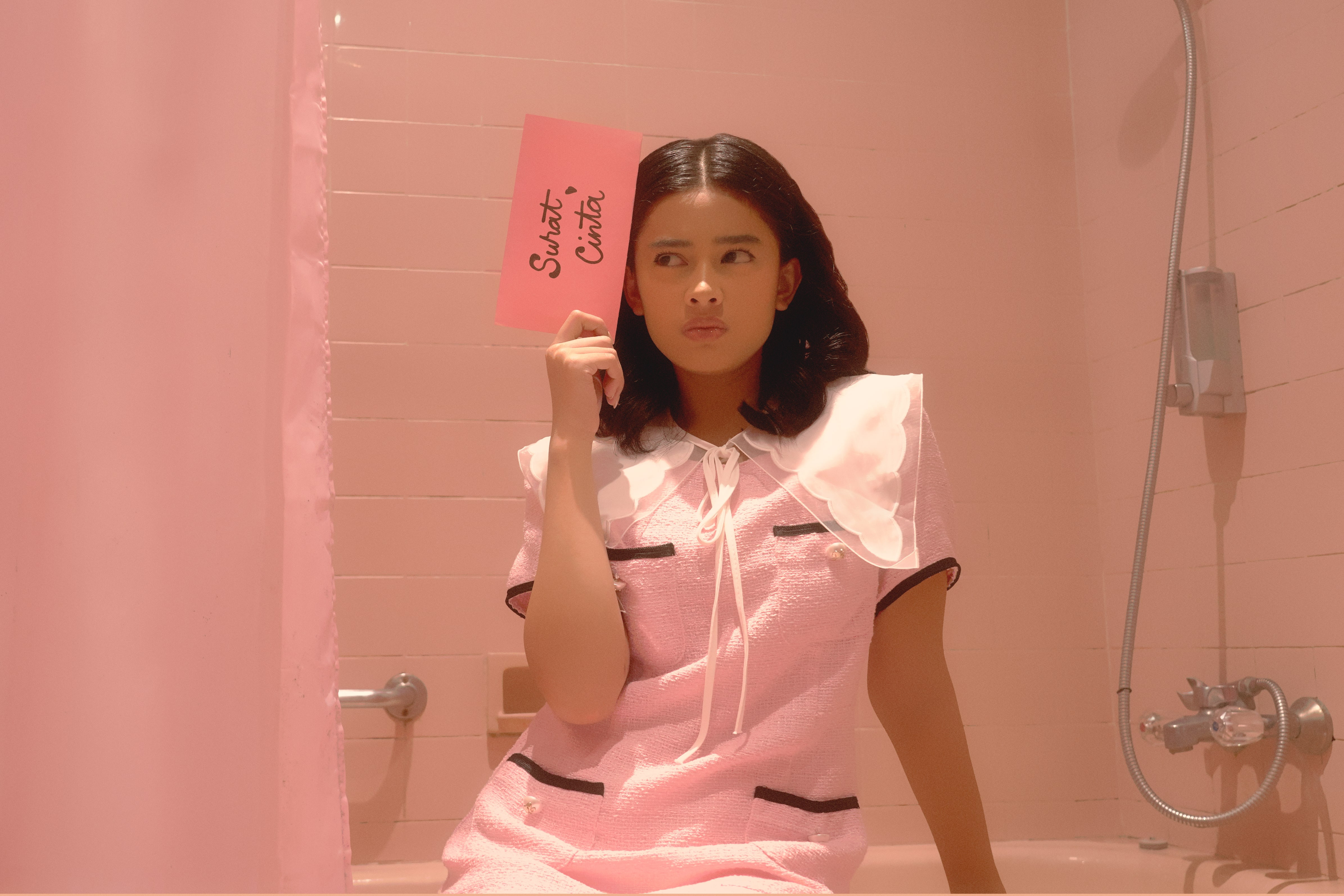 Remake Single Milik Potret “Mak Comblang”, Aqeela Calista Kembali Ke Industri Musik