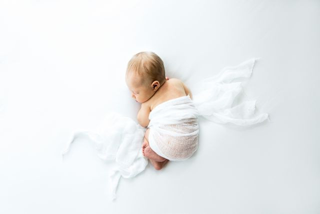 Jangan Biasakan, Ini 6 Bahaya Bayi Tidur Tengkurap