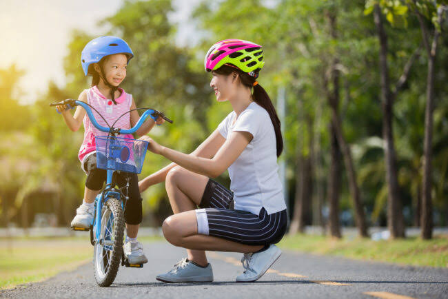 Bagus Untuk Perkembangan Motorik, Ini 6 Tips Ajarkan Anak Naik Sepeda