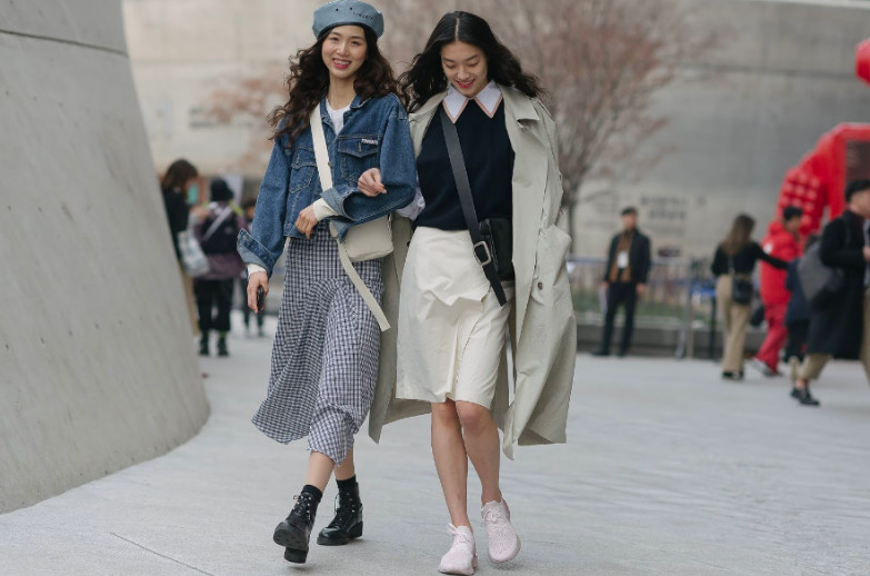 Tampil Cheerful Dengan Pilihan Outfit Korean Style Untuk Daily Look-Mu