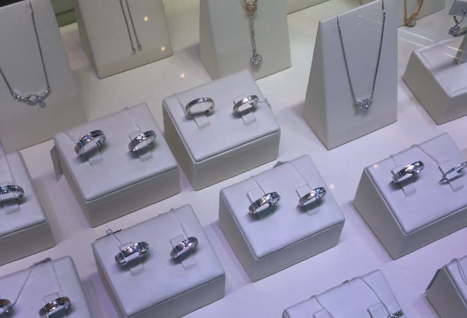 Mizora Jewelry Exhibition Hadirkan Illusion Cushion Cut Pertama Di Indonesia
