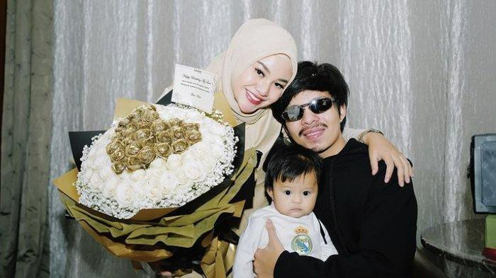 Tak Tahan Sang Anak Dihina, Atta Halilintar Pasang Badan: Anak Saya Salah Apa?