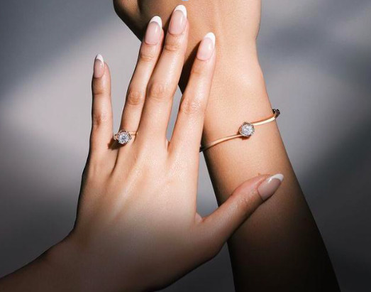 Lambangkan Cinta, Nyatakan Perasaanmu dengan Perhiasan Berlian New Peony