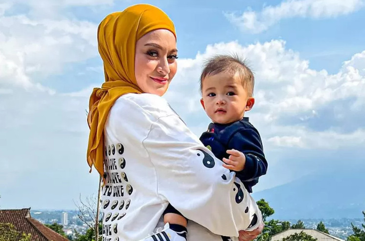 Sang Anak Jatuh Sakit, Nathalie Holscher Kesal dengan Reaksi Sule