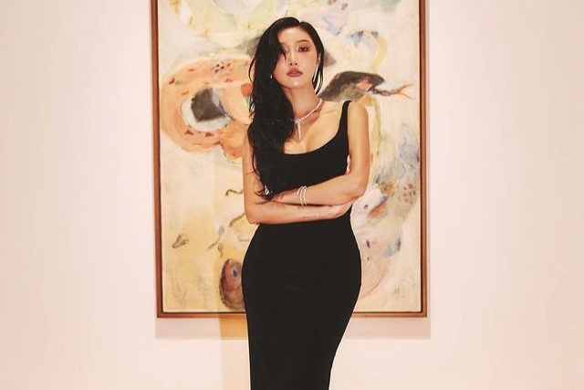 Hwasa MAMAMOO Disebut Pacari Pengusaha yang Lebih Tua, Begini Tanggapan Agensi