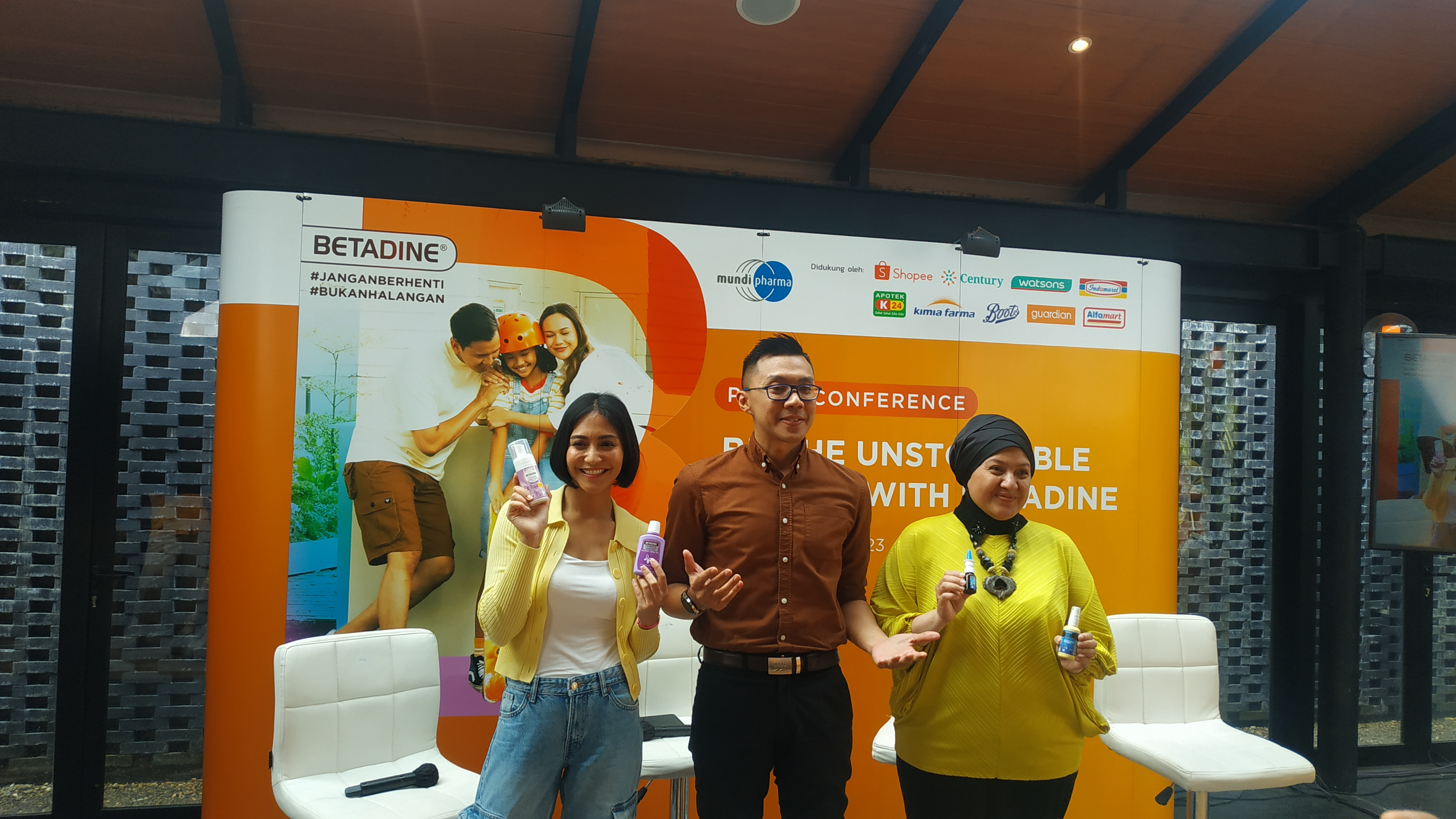 Ajak Keluarga Indonesia Untuk Lebih Aktif, Betadine Luncurkan Kampanye The Unstoppable Family