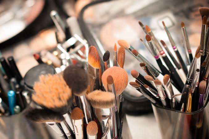 Aneka Jenis Brush Make Up Seorang MUA yang Harus Dimiliki