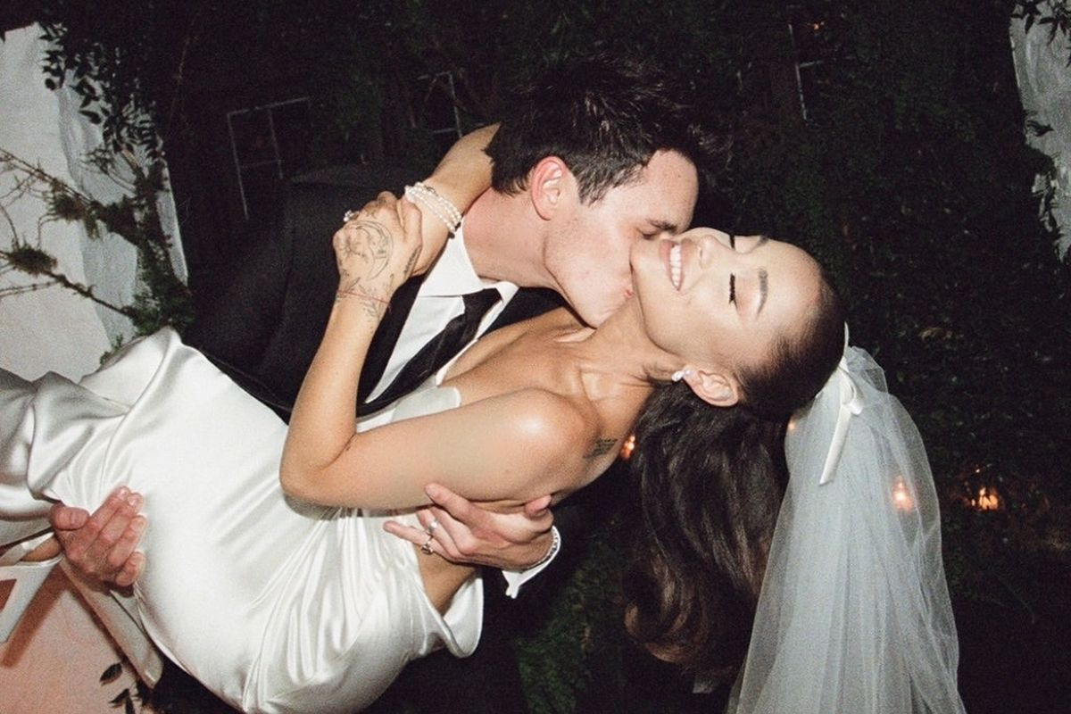 Baru 2 Tahun, Pernikahan Ariana Grande Dan Dalton Gomez Kandas