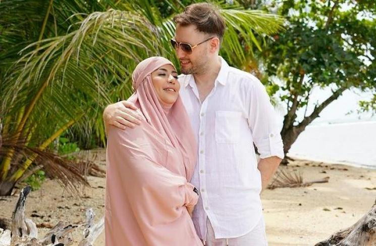 Terkuak, Ternyata Ini Alasan Cinta Penelope Gugat Cerai Suami Bule