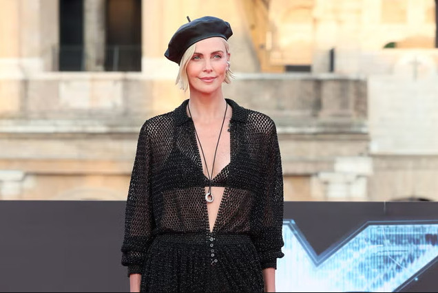 Dituduh Lakukan Operasi Plastik, Charlize Teron: Saya Cuma Menua