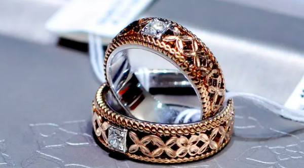 Unik, Wedding Ring Motif Batik Bikin Pernikahanmu Miliki Makna Lebih Mendalam
