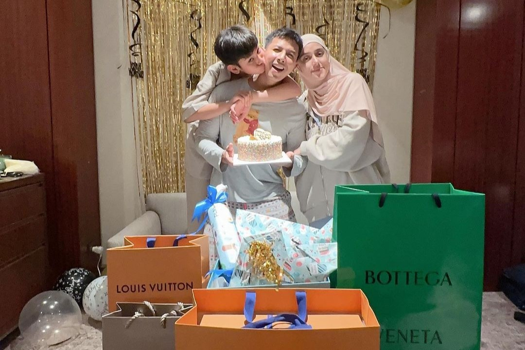 Sonny Septian Ulang Tahun, Fairuz A Rafiq Gelar Pesta Bertema Bollywood