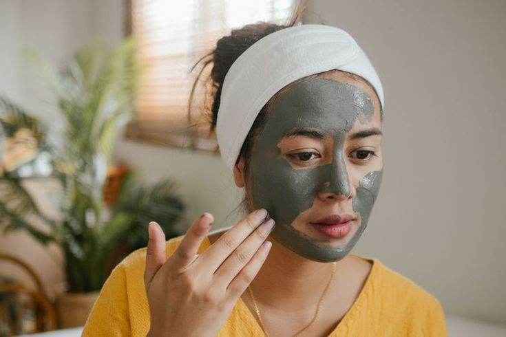 6 Manfaat Rutin Menggunakan Masker Charcoal Bagi Kulit Wajah