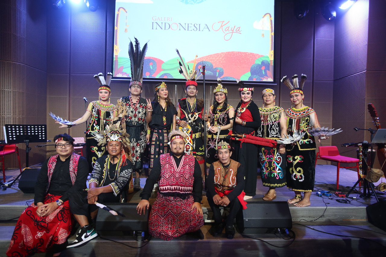 Kekayaan Warisan Budaya Kalimantan Dalam Pertunjukan Seni Musik dan Tari Bertajuk "Suara Harmoni Kalimantan"