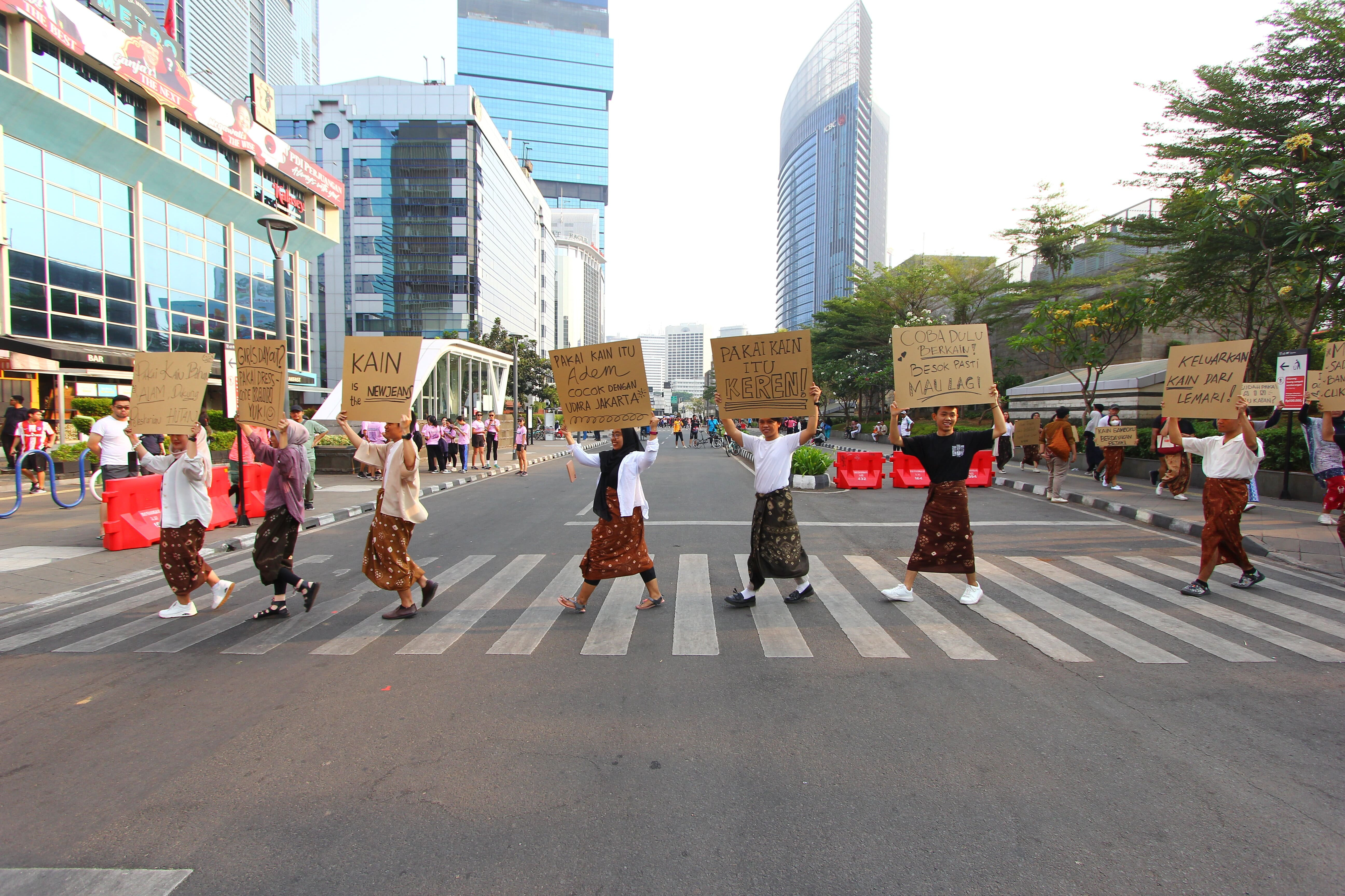 #BanggaBuatanIndonesia, Parade Bangga Berkain Bahan Lokal Alam Indonesia