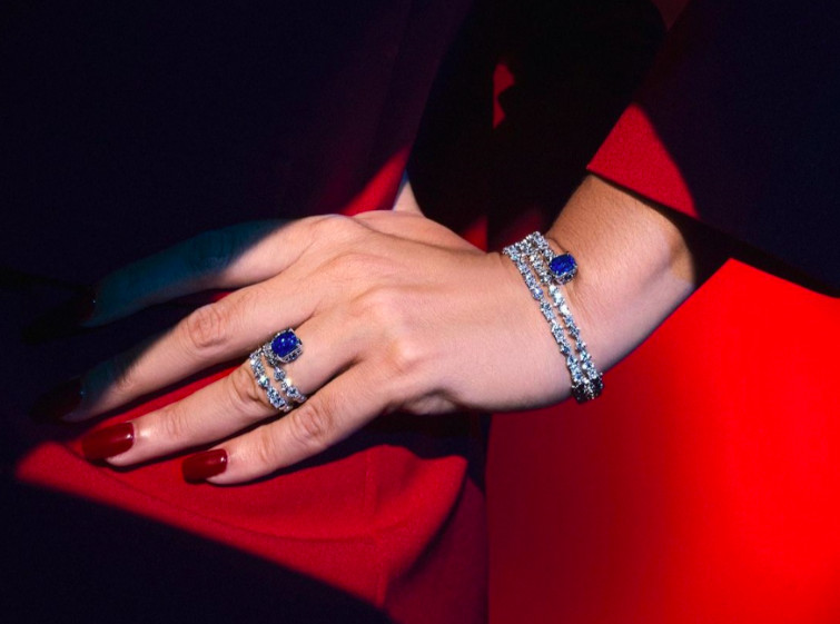 Jadikan Penampilanmu Lebih Elegan, dengan Mengenakan MONDIAL Precious x Nicholas Saputra