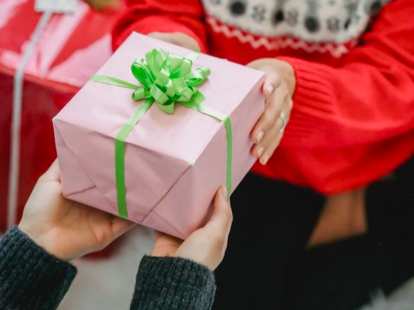 Rekomendasi Hadiah Ulang Tahun untuk Sahabatmu yang Berkepribadian Kuat