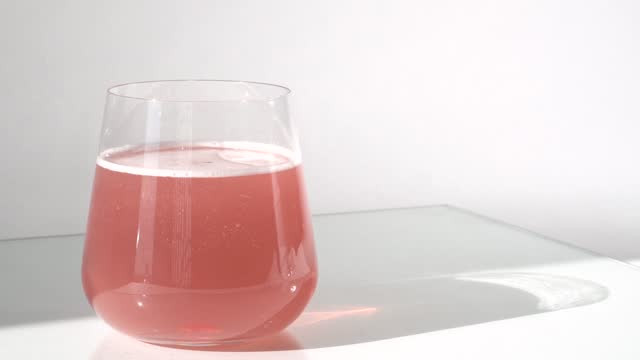 Kunci Awet Muda dengan Mudah, 5 Manfaat Konsumsi Suplemen Kolagen untuk Tubuh