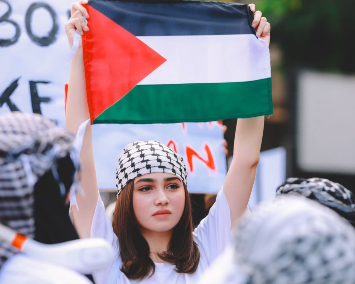Ikut Aksi Demo Bela Palestina, Syifa Hadju Disamakan Dengan Bella Hadid