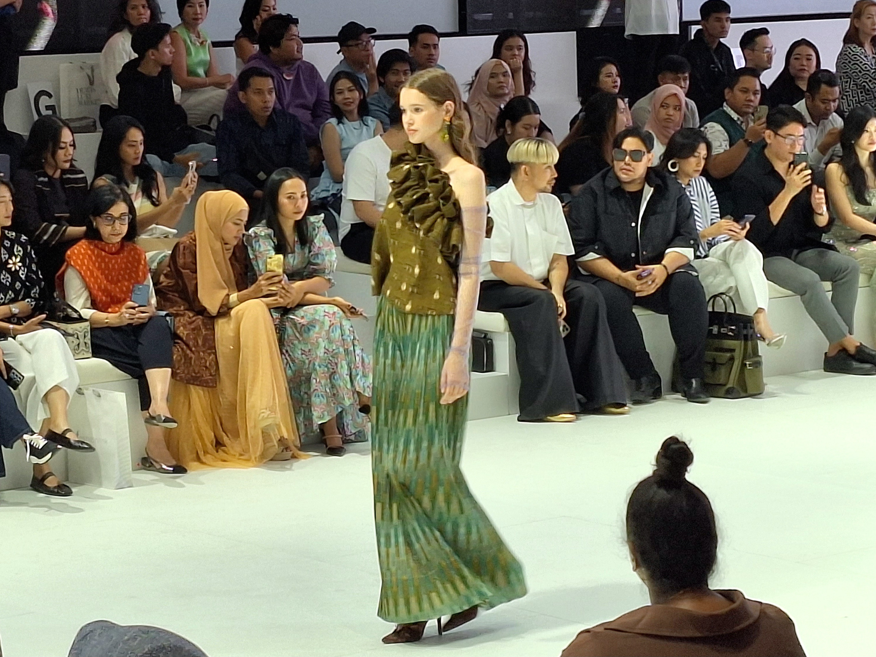 Berpartisipasi di JFW 2024, Didiet Maulana Boyong Koleksi Busana Wiron