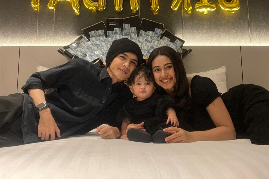 Keberadaannya Dipertanyakan Netizen, Suami Afifah Riyad Buka Suara