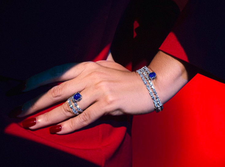 Rayakan Anniversary-Mu Dengan Perhiasan Berlian Berbeda Mondial Precious X Nicholas Saputra
